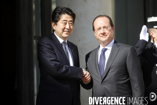 François HOLLANDE reçoit Shinzo ABE, premier ministre du Japon