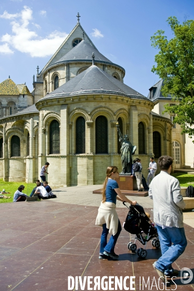 Illustration Mai 2014.La cour du musée des Arts et Métiers fondé en 1794 et installé dans l abbaye de Saint Martin des Champs.