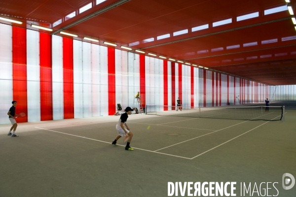 Le sport a Paris.Le centre sportif Jules Ladoumegue à Paris.Les tennis