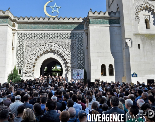 Hommage à Hervé Gourdel devant la Grande Mosquée de Paris