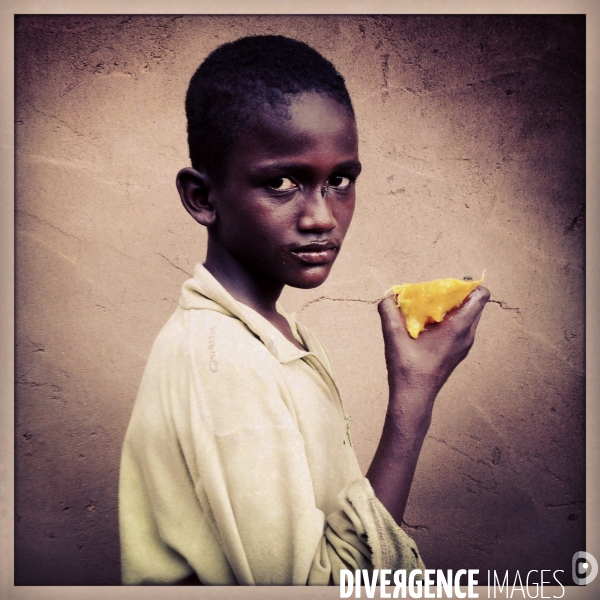 Serie photos portraits d enfants refugies au sud du tchad.