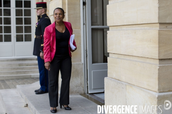 Paris : Seminaire du gouvernement sur le budget pluriannuel.