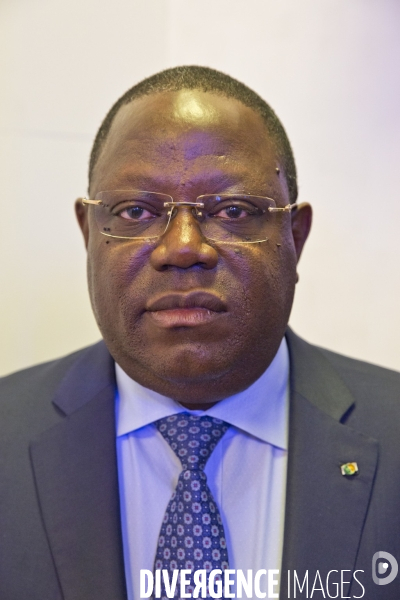 Emmanuel issoze-ngondet premier ministre gabon