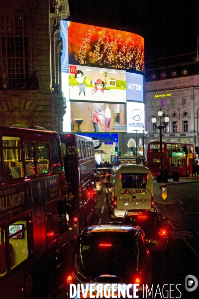 Ici Londres ! Les lumieres de Picadilly Circus