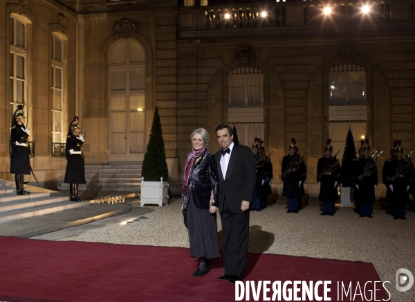 Le Président Nicolas Sarkozy et Carla Bruni-Sarkozy recoivent Mr Dimitri Medvedev et sa femme pour un diner d Etat le 3/03/2010.