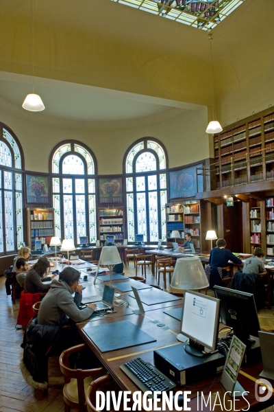 Illustration Avril 2015Reims.La bibliotheque Carnegie, construite en 1927 avec un donation du milliardaire americain.