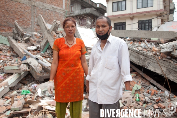 Nepal, 2 semaines apres le seisme. Reconstruction