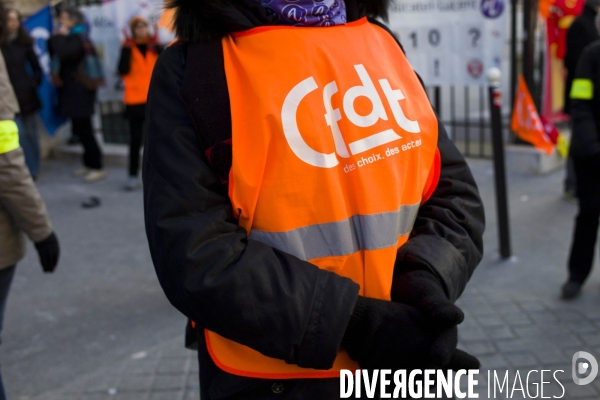 Paris : Manifestation Alcatel-Lucent.