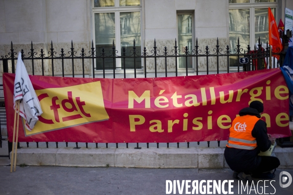 Paris : Manifestation Alcatel-Lucent.