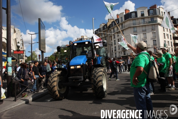 Les Tracteurs sont entrés dans Paris