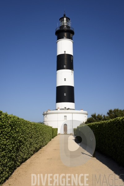 Le phare du Chassiron aussi appelé phare du bout du monde.