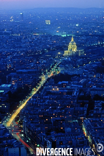 Des villes.Vue de Paris la nuit