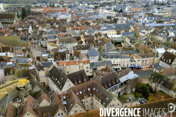 Des villes.Chartres.La ville vue depuis le haut de la cathedrale