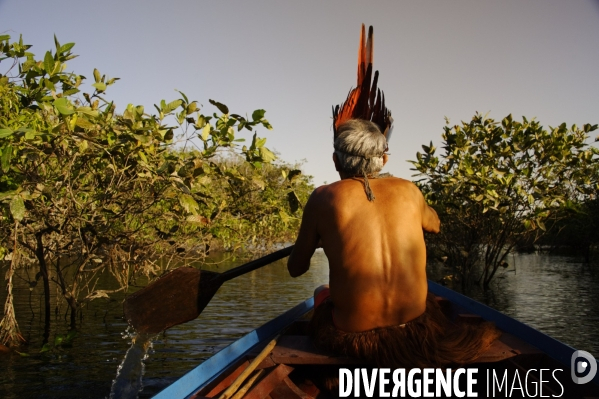 BRESIL Amazonie : Peuple MUNDURUCU du rio Tapajos