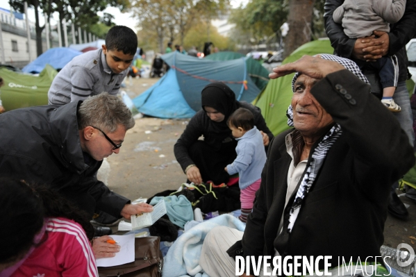 Campement de réfugiés syriens à la Porte de Saint-Ouen