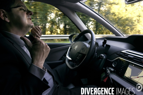 Voiture autonome Citroën dans la circulation