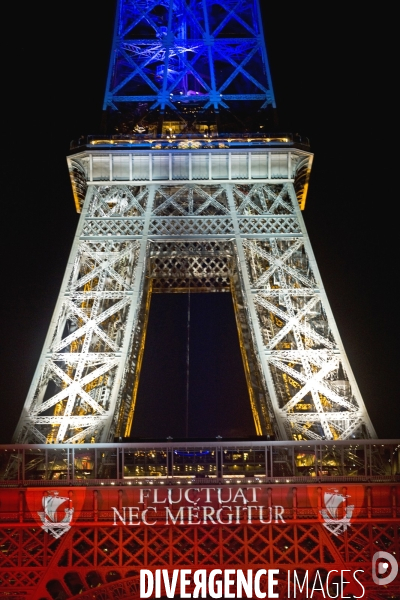 Deuil national suite aux attentats terroristes du 13 Novembre, illuminations aux couleurs tricolores de la Tour Eiffel, de l assemblee nationale,du ministere de la culture, de la tour Montparnasse