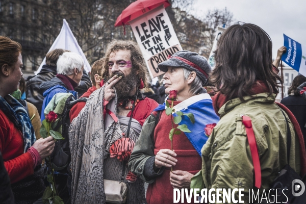 Rassemblement déclarant l Urgence Climatique à la fin de la COP21