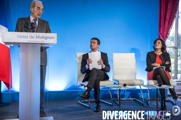 Robert Badinter remet son rapport sur le Droit du Travail à Manuel Valls et Myriam El Khomry