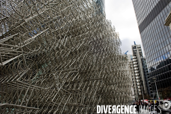 Londres.Stacked, une installation de 700 bicyclettes  d  Ai Weiwei dans la City