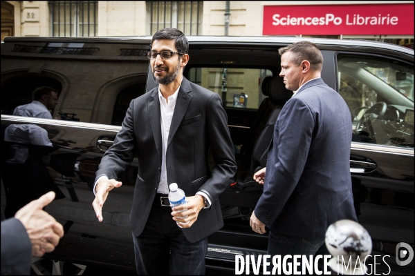 Sundar PICHAI, le PDG de Google à son arrivée à Science-Po