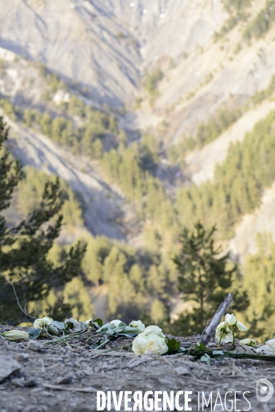 Chemin du Recueillement sur le site du crash de la Germanwings 1 an après.