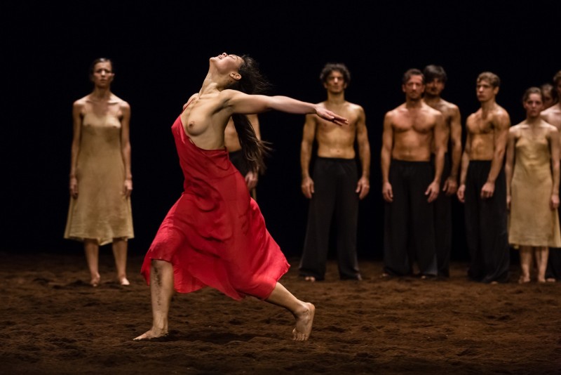 Le Sacre du printemps / Pina Bausch - 30 novembre 2015 © Agathe ...