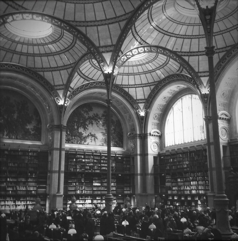 Choses Après cinq ans de travaux, La Bibliothèque nationale de la rue de Richelieu accueille désormais un nouveau locataire, L'Institut national d'histoire de l'art, dans une salle Labrouste entièrement restaurée. 