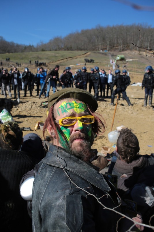 Sivens Après le vote du conseil genéral du Tarn sur le projet de barrage de Sivens ZAD de Sivens, au moment de l'évacuation des derniers zadistes par les forces de l'ordre 