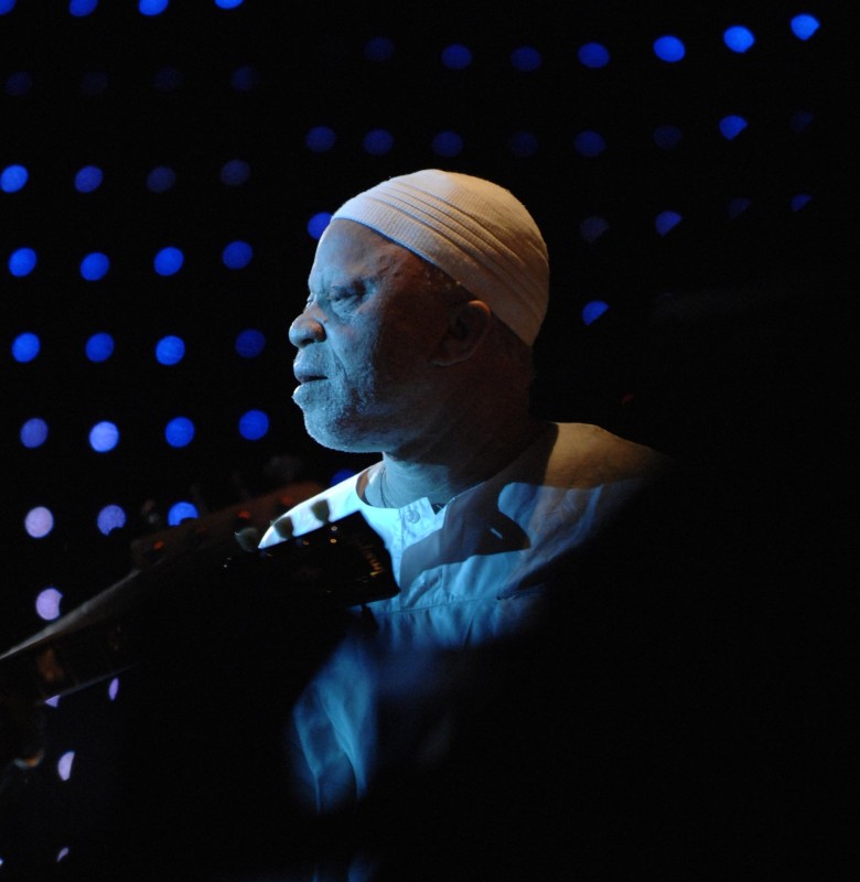 ILS SONT EN TOURNÉE  CET ÉTÉ...... Concert de Salif Keita   Artiste Africain Malien   Cannes Midem 2007