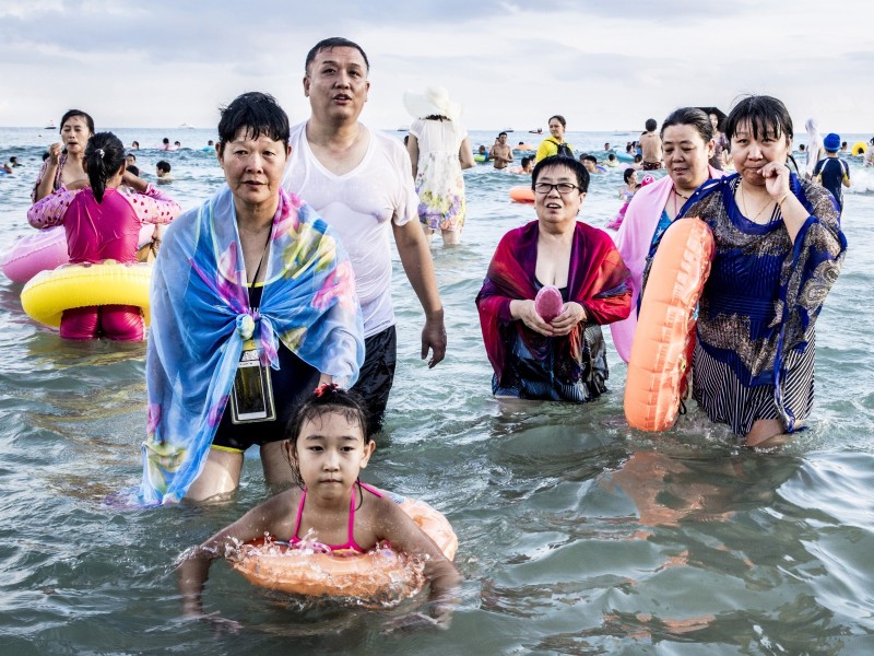 Les Chinois à la Plage Sanya, Hainan, Chine, Oct. 2018
