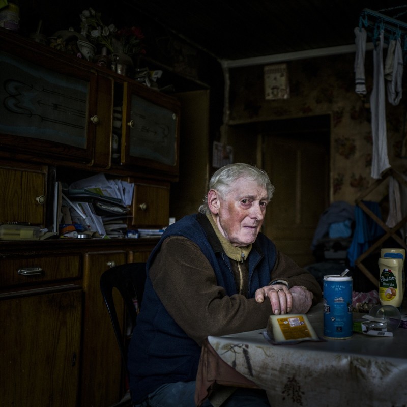 Marie-Claude, Une vie de labeur Alain, agriculteur retraite, pere de Marie-Claude. Voir reportages CRO0241 et CRO0242 sur Divergence