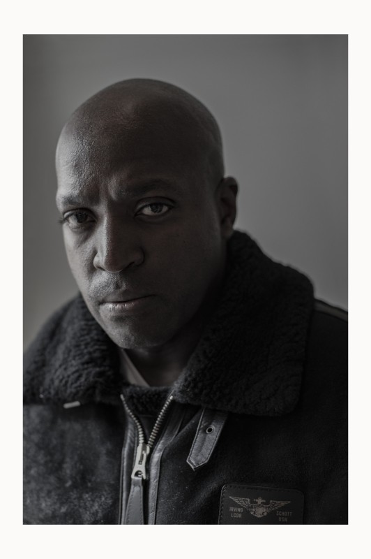 Ils-elles  ont écrit  un-des livre(s) Yvon Atonga