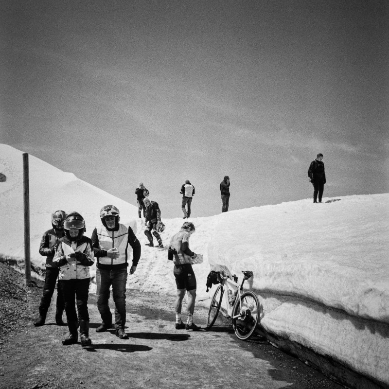 Hot Montagne ® ( au dessus des normales de saison) Le Col de la Bonette restefond frontalier entre les Alpes de Haute Provence et les Alpes Maritimes trois jours après sa réouverture estivale.  