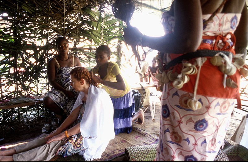 initiation d'une française à l'iboga Gabon, Tchibanga, Initiation à l'iboga, plante sacrée du Gabon, permettant de 