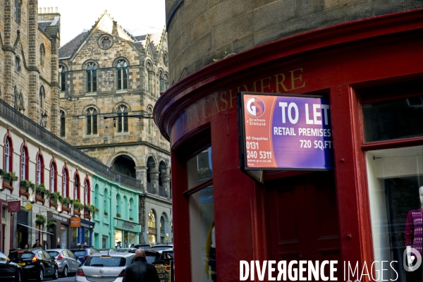 Edimbourg.Une boutique fermee qui vendait des cashmires sur Victoria street