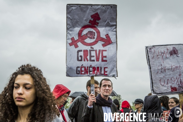 Rassemblement devant l Assemblee Nationale contre la loi travail et le recours au 49-3
