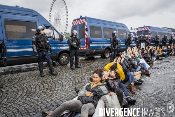 Rassemblement devant l Assemblee Nationale contre la loi travail et le recours au 49-3