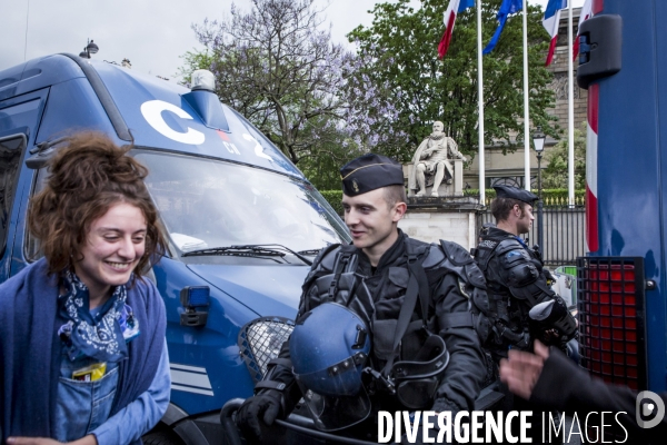 Nuit Debout a l Assemble Nationale