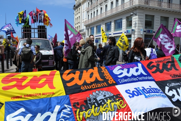 Manifestation contre La Loi du Travail  12 mai 2016 Manifestation contre la Loi El Khomri  12 mai 2016 Manifestation contre la Loi El Khomri