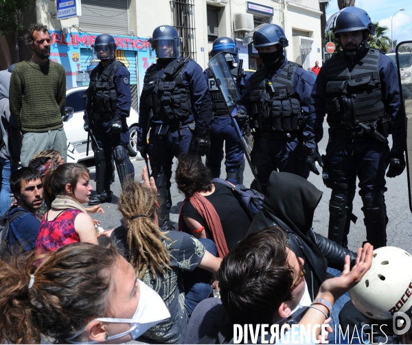 Manifestation contre La Loi du Travail  12 mai 2016 Manifestation contre la Loi El Khomri  12 mai 2016 Manifestation contre la Loi El Khomri