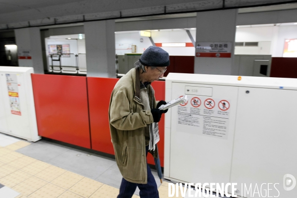 Tokyo: Vie quotidienne dans les transports en commun