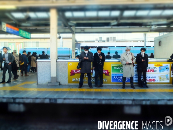 Tokyo: Vie quotidienne dans les transports en commun