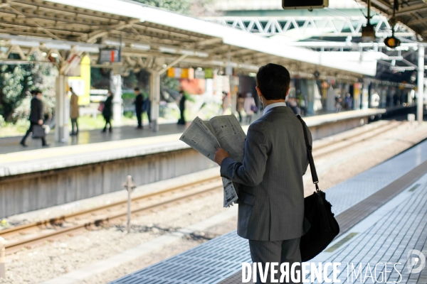 Tokyo: Vie quotidienne dans les transports en commun