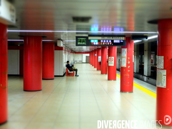 Tokyo: Vie quotidienne dans les transports en commun