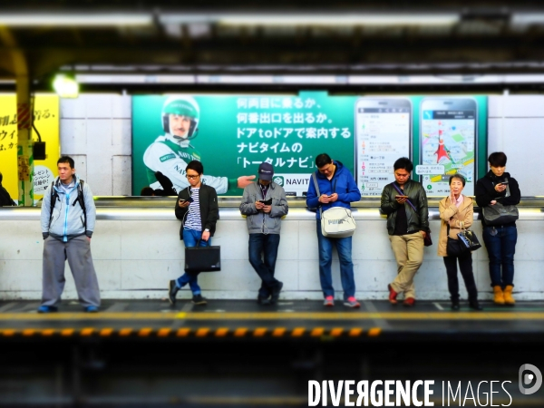 Tokyo: Vie quotidienne dans les transports en commun