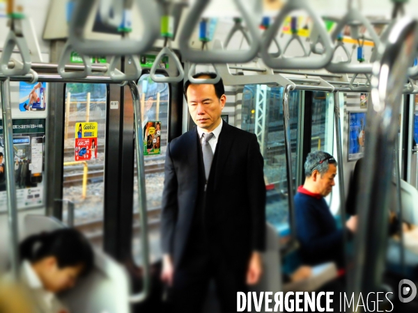 Tokyo: Vie quotidienne dans les transports en commun