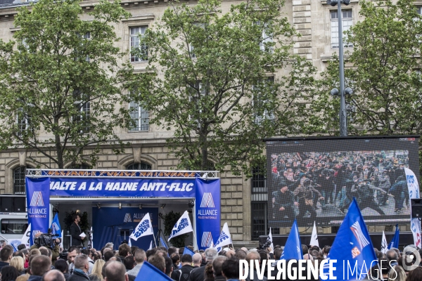 Manifestation de policiers contre la « haine anti-flics »