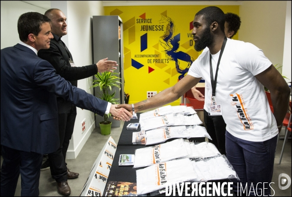 Le premier ministre Manuel VALLS inaugure   la Fabrik   des talents à Evry.