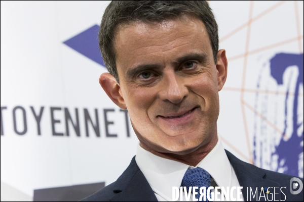 Le premier ministre Manuel VALLS inaugure   la Fabrik   des talents à Evry.